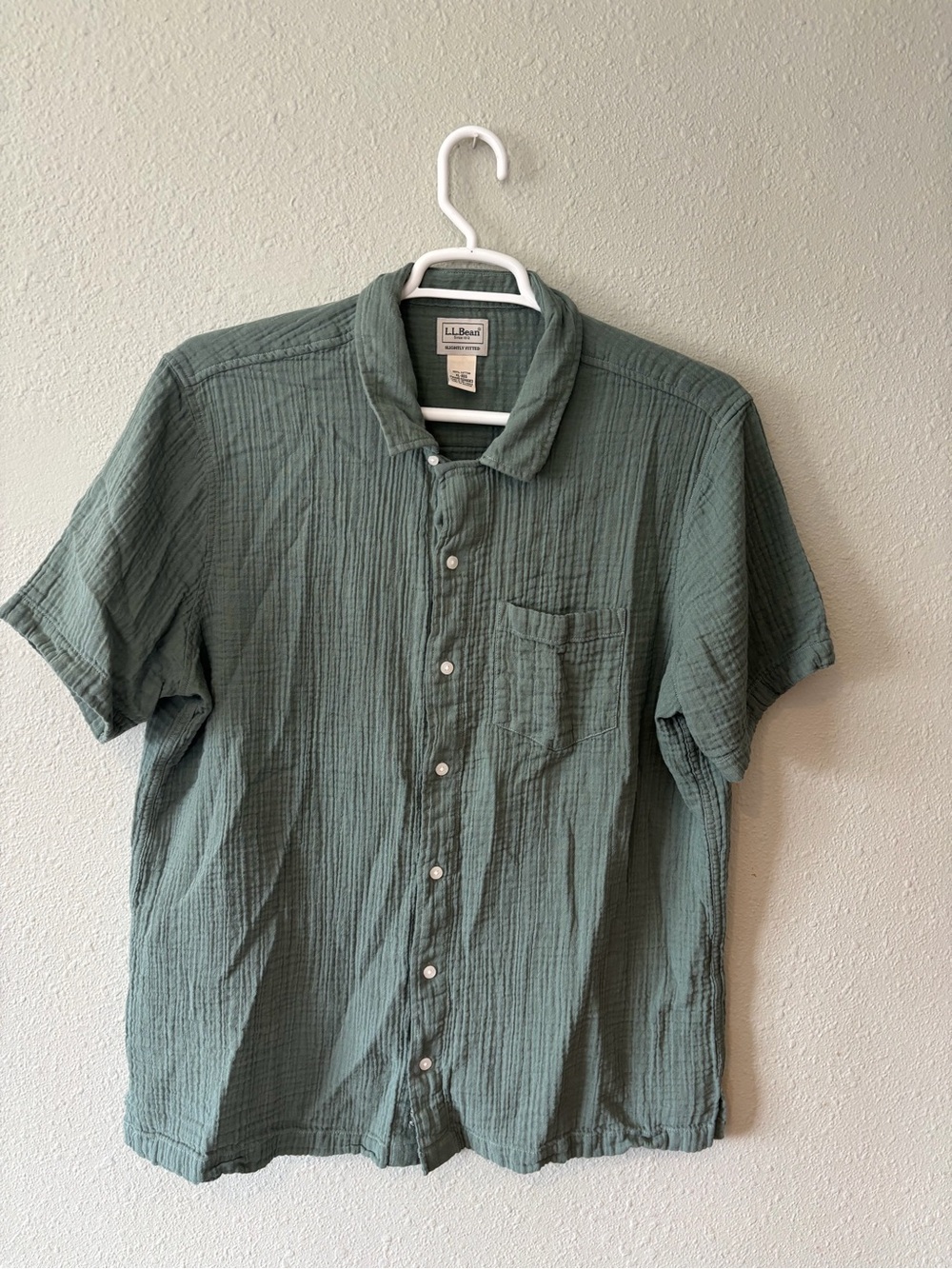 L.L. Bean men’s Cloud Gauze, short sleeve button up in sage green, size XL